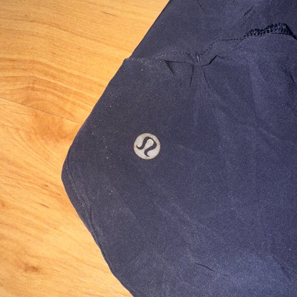 Lulu Lemon Speed Up Short - Picture 3 of 5